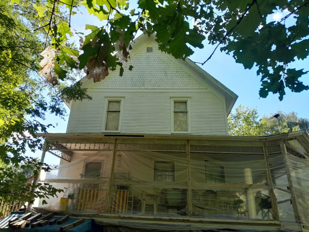 At Evergreen Painting and Construction we tailor each project to your needs and do our best to stay within your budget. We use the best products from Oleary & Sherwin Williams to make sure your project turns out right. Give us a call for a free estimate on painting 517.867.9687